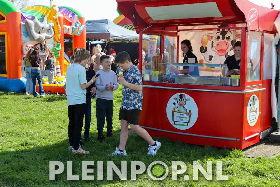 Publiek    Bezoekers (19)